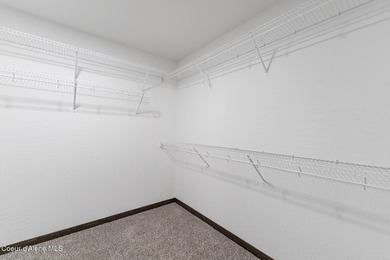 Beautiful accented homes with vaulted great room ceilings per - photo 23