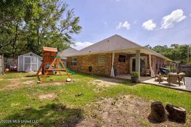 Welcome HOME! This well-maintained 3-bedroom, 2-bath home offers - photo 27