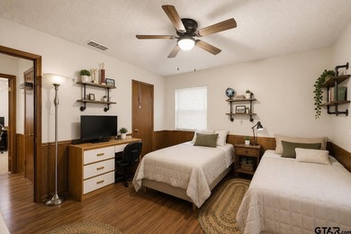 Tucked inside the gated golf and lake community of Hideaway and - photo 29