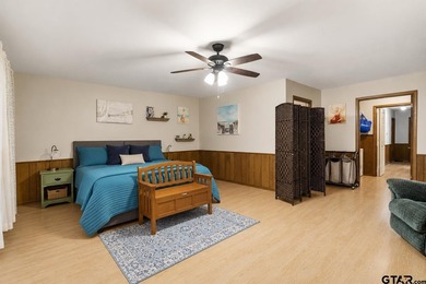 Tucked inside the gated golf and lake community of Hideaway and - photo 31