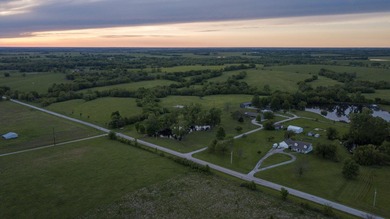 This well-maintained 3-bedroom, 3.5-bath ranch-style home offers - photo 33