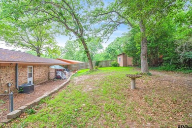 Tucked inside the gated golf and lake community of Hideaway and - photo 37