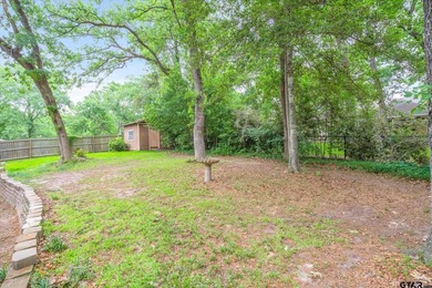 Tucked inside the gated golf and lake community of Hideaway and - photo 38