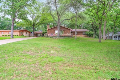 Tucked inside the gated golf and lake community of Hideaway and - photo 42