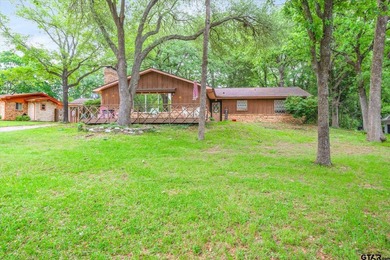 Tucked inside the gated golf and lake community of Hideaway and - photo 43