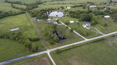 This well-maintained 3-bedroom, 3.5-bath ranch-style home offers - photo 44