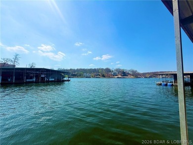 Wake up to shimmering LAKE VIEWS and sunlight pouring through - photo 37