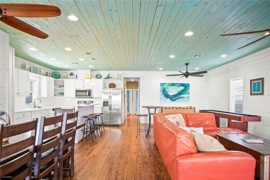 Welcome to your Gulf Coast escape! Nestled in the desirable - photo 2