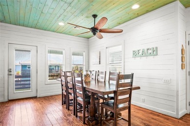 Welcome to your Gulf Coast escape! Nestled in the desirable - photo 5