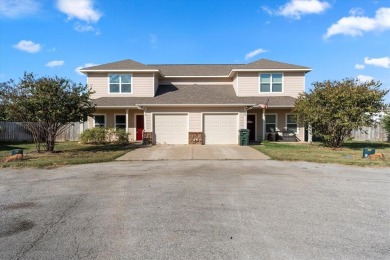 Lake Townhome/Townhouse For Sale in Mabank, Texas