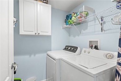 Welcome to your dream condo! This 3bd, 2ba condo features a - photo 15