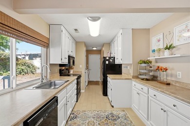 **Rare Coastal Retreat in The Avenues | 411 Sunset Trail | - photo 21