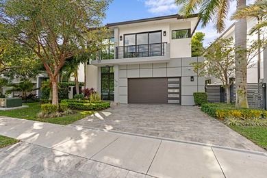 Situated on a premium lot in East Delray's La Hacienda, this - photo 3