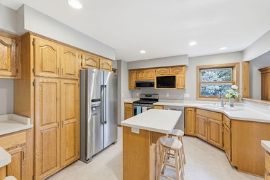 Welcome to Lake Country living at its finest set on a PRISTINE - photo 10