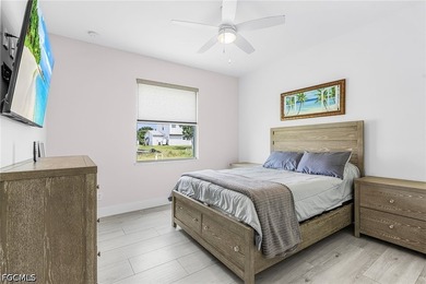 Welcome to this beautifully crafted custom-built home, completed - photo 14