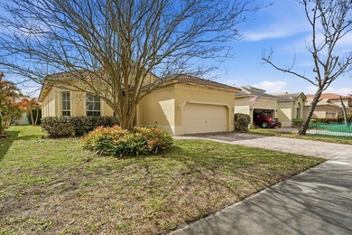 BEST PRICE IN PORTOFINO SHORES. Spacious 4 Bdrm Home In - photo 5