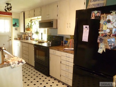 A must see, to appreciate this one of a kind Craftsman beautiful - photo 18