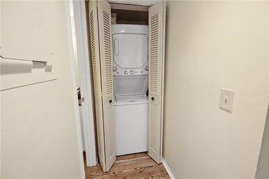 Hello LUXURY in this beautifully upgraded END UNIT! PLUS live a - photo 23