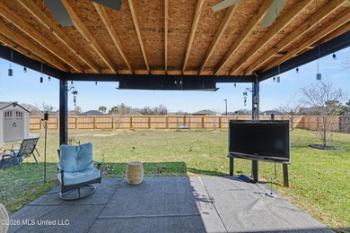 Welcome to this elegant pristine 3,400 sq. ft. two-story home - photo 28
