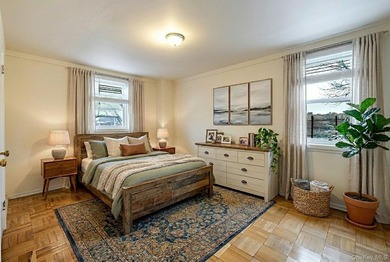 Spacious 2 bedroom conveniently located in Spuyten Duyvil with - photo 8