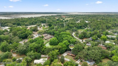 Welcome home to this freshly updated 4-bedroom, 2.5-bath home in - photo 31