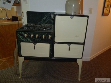 A must see, to appreciate this one of a kind Craftsman beautiful - photo 44
