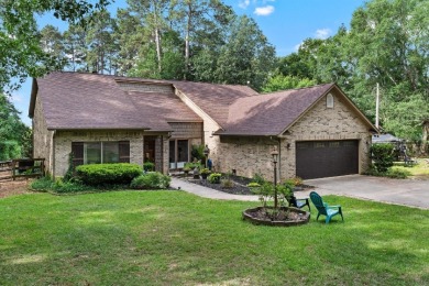 Private Lakehouse Retreat with Swimming Pool, and Deck - photo 8