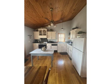 Pristine 5b 3b home boasting warm wood finishes, 3 cozy - photo 11