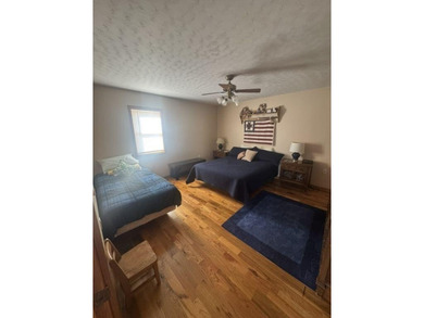 Pristine 5b 3b home boasting warm wood finishes, 3 cozy - photo 14