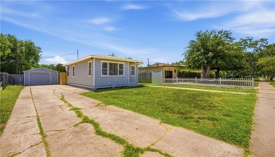 Welcome Home to this cozy and well-kept home. This home offers 3 - photo 15