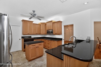 Welcome to this just repainted, impeccably maintained - photo 15