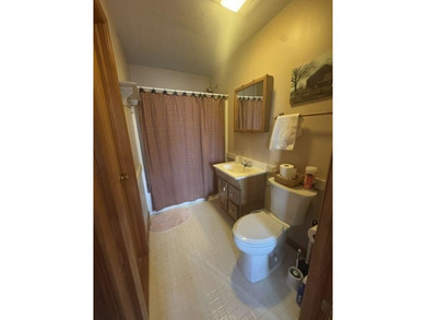 Pristine 5b 3b home boasting warm wood finishes, 3 cozy - photo 16