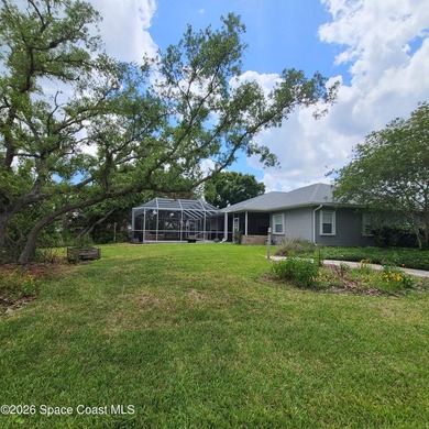 Welcome to this just repainted, impeccably maintained - photo 38