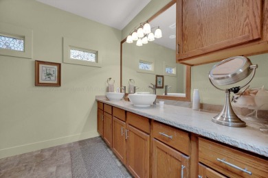 Stunning 4-bedroom, 3.5-bath custom-designed waterfront home - photo 13
