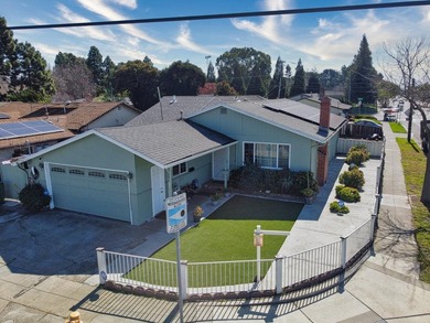 Beautifully updated home with permitted additional living - photo 3