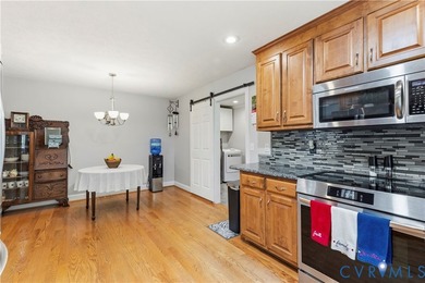 Welcome to 6717 Mill Lane in the desirable Fox Mill - photo 23