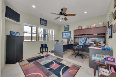 Stunning 4-bedroom, 3.5-bath custom-designed waterfront home - photo 23