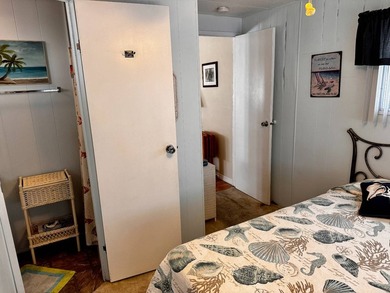Welcome to this charming 1973 single-wide home with an extension - photo 25