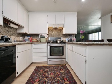 Beautifully updated home with permitted additional living - photo 7