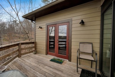 Stunning 4-bedroom, 3.5-bath custom-designed waterfront home - photo 28