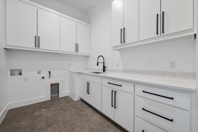 Welcome to 111 Orange Plume in the coveted Summit Rock community - photo 29