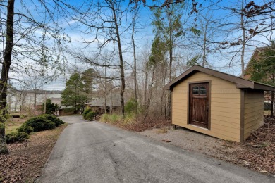 Stunning 4-bedroom, 3.5-bath custom-designed waterfront home - photo 35