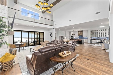 SPECTACULAR 2024 BUILDER'S DREAM WATERFRONT RETREAT IN GATED OAK - photo 5