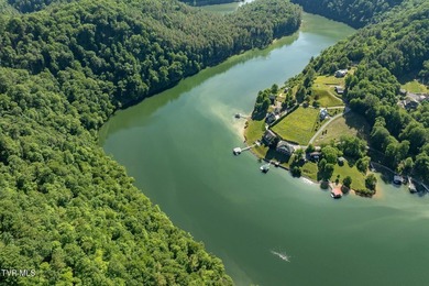 LUXURY LAKEFRONT RETREAT ON WATAUGA LAKE!! Welcome to the - photo 21