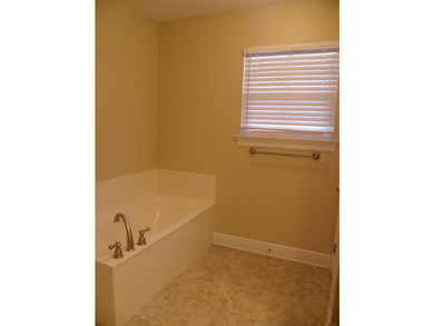 Look no further! Well maintained 4 BEDROOM HOME in Niceville - photo 28