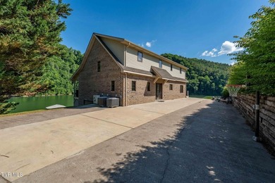 LUXURY LAKEFRONT RETREAT ON WATAUGA LAKE!! Welcome to the - photo 28