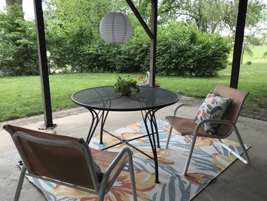 Mid Century sprawling home offers so many spaces to entertain - photo 31
