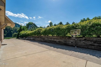 LUXURY LAKEFRONT RETREAT ON WATAUGA LAKE!! Welcome to the - photo 31