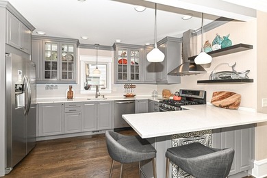 Outstanding craftsmanship and timeless charm define this - photo 9
