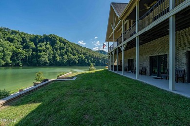 LUXURY LAKEFRONT RETREAT ON WATAUGA LAKE!! Welcome to the - photo 49